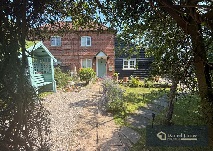 3 Bedroom Cottage For Sale In Noak Hill Road, Romford, RM3
