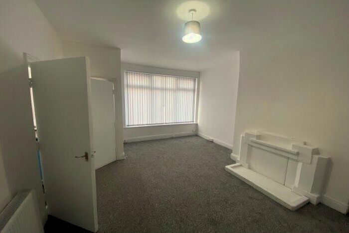 3 Bedroom Terraced House To Rent In Nice View, Leeds, LS8