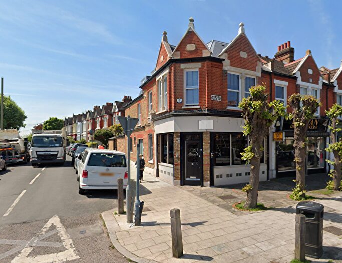 1 Bedroom Flat To Rent In Moyser Road, London, SW16