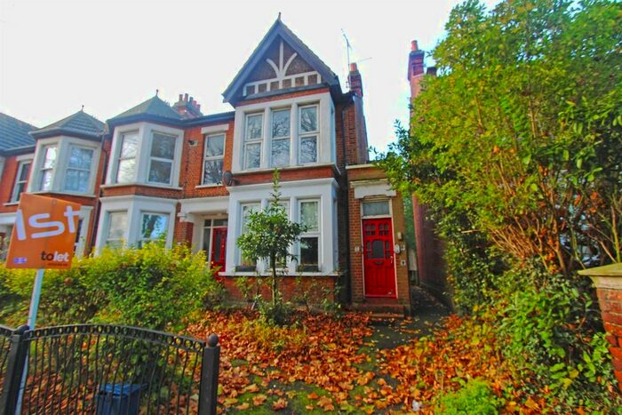 2 Bedroom Flat To Rent In Victoria Avenue, Southend-On-Sea, SS2