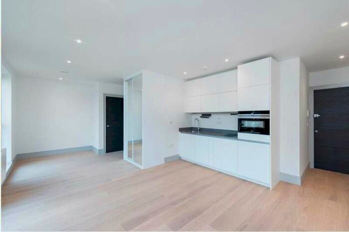 Apartment To Rent In Coombs House, Isleworth, TW7