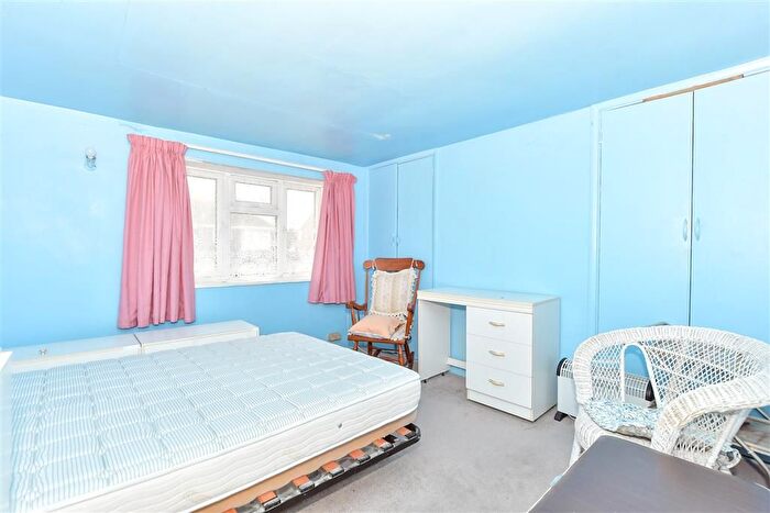 2 Bedroom Cottage For Sale In Victoria Road, Bognor Regis, West Sussex, PO21