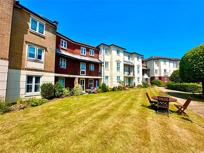 2 Bedroom Apartment For Sale In Anchorage Way, Lymington, Hampshire, SO41