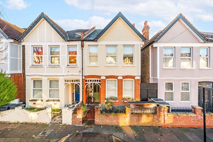 4 Bedroom Terraced House For Sale In Pendle Road, Furzedown, SW16