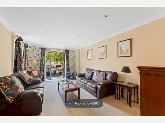 2 Bedroom Flat To Rent In Vantage Court, Sutton, SM1