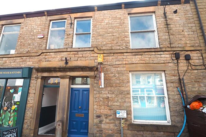 2 Bedroom Apartment To Rent In Union Road, New Mills, SK22