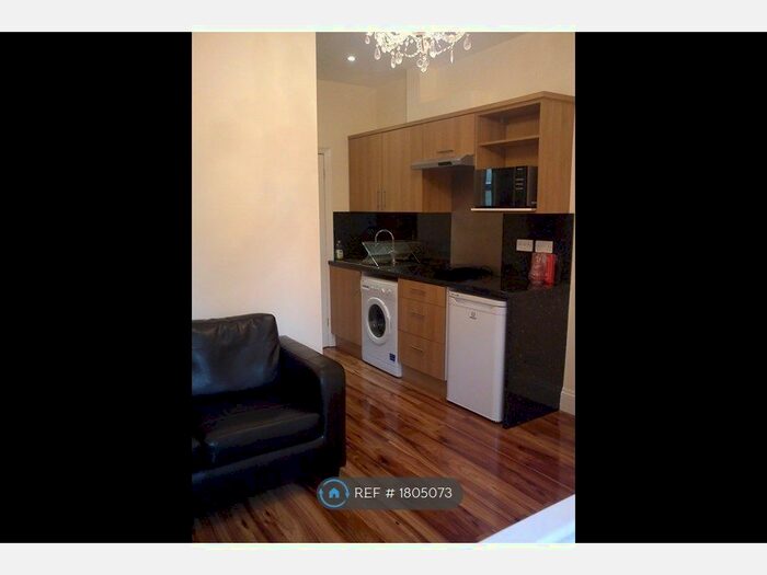 1 Bedroom Flat To Rent In Hillcrest Road, Acton, W3
