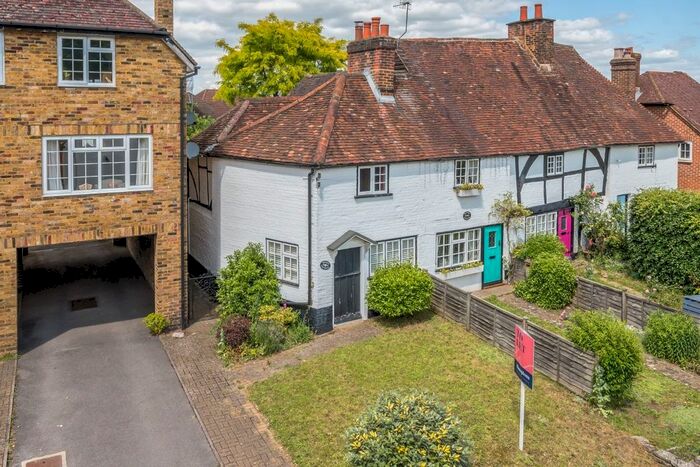 2 Bedroom Cottage To Rent In Farncombe Street, Godalming, GU7