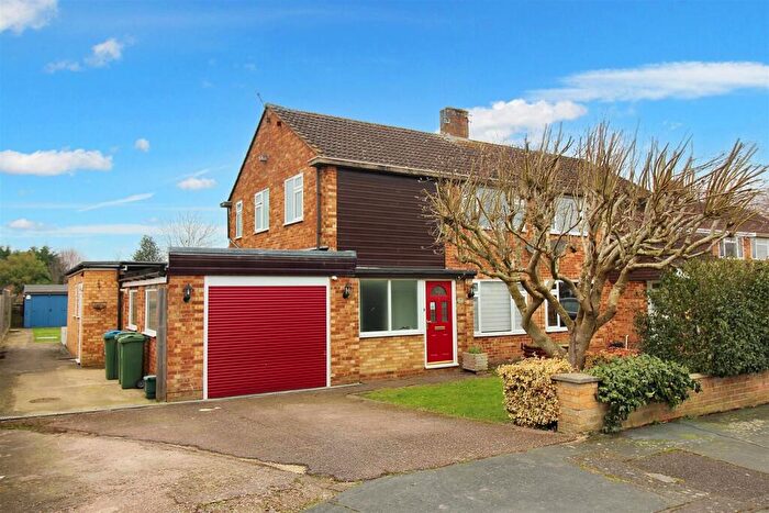 3 Bedroom House To Rent In Southfield Road, Aylesbury, HP20