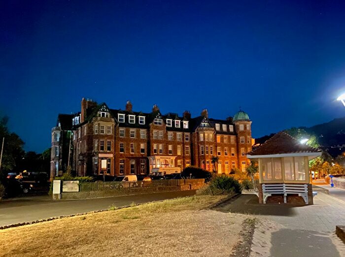 2 Bedroom Flat For Sale In Metropole Court, Minehead, TA24