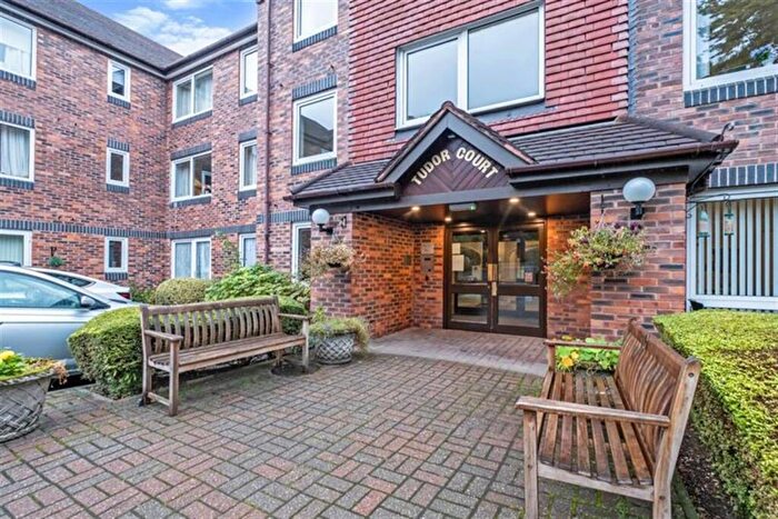 1 Bedroom Retirement Property To Rent In Tudor Court, Midland Drive, Sutton Coldfield, B72