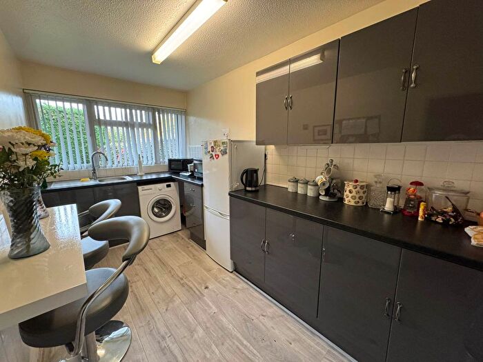 1 Bedroom Studio For Sale In Briarleas Gardens, Upminster, RM14