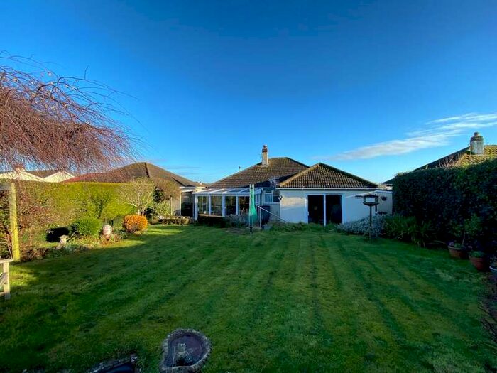 Houses for sale & to rent in TQ2 6SZ, Road, Cockingtonwith