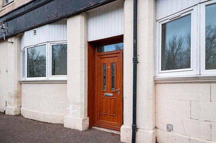 3 Bedroom Flat For Sale In Main Street, Lumphinnans, Cowdenbeath, KY4