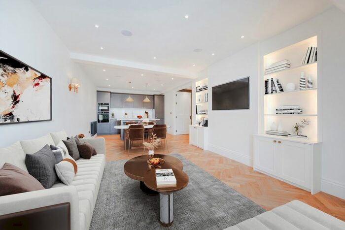 2 Bedroom Flat To Rent In Empire House, Thurloe Place, SW7
