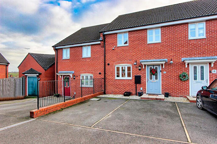 3 Bedroom Terraced House For Sale In Brackenfield Close, Grassmoor, Derbyshire, S42