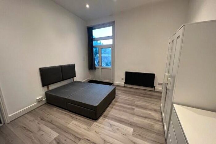 1 Bedroom Flat To Rent In Richmond Road Cardiff, CF24