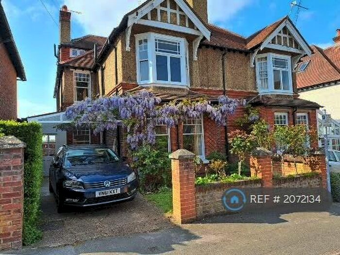 5 Bedroom Semi-Detached House To Rent In Mareschal Road, Guildford, GU2