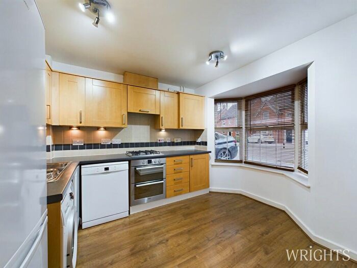 4 Bedroom Semi-Detached House To Rent In Langstone Ley, AL7