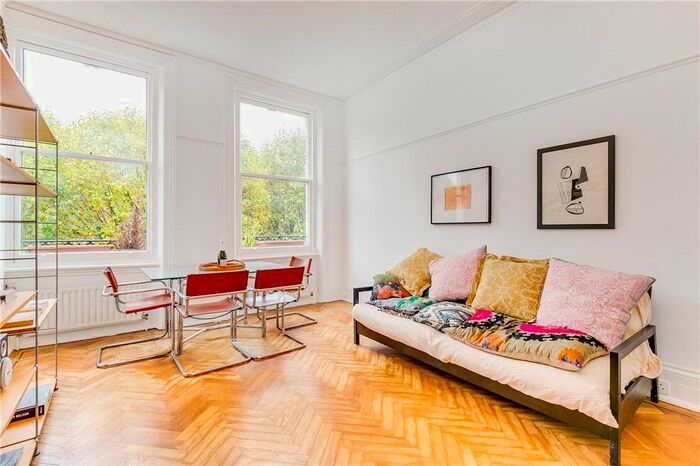 2 Bedroom Flat To Rent In Redcliffe Square, Chelsea, London, SW10