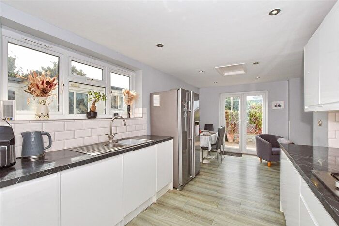 3 Bedroom Detached House For Sale In High View Avenue, Herne Bay, Kent, CT6