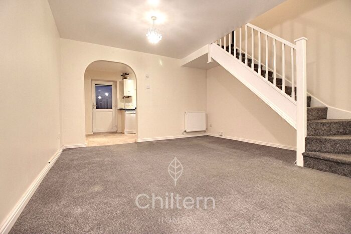 3 Bedroom Semi-Detached House To Rent In Luton, LU2