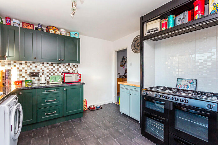 2 Bedroom Detached Bungalow For Sale In Hall Avenue, Rushden, NN10
