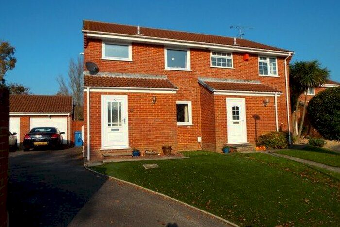 3 Bedroom Property To Rent In Bovington Close, Poole, BH17