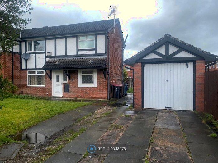 3 Bedroom Semi-Detached House To Rent In Minoan Gardens, Salford, M7