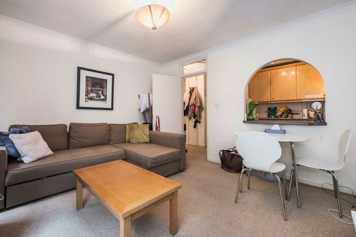 1 Bedroom Apartment To Rent In Upper Thames Street, Epc:D, EC4