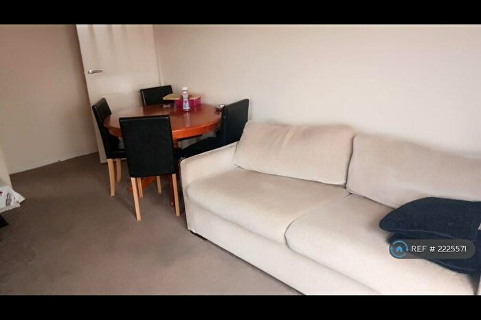 1 Bedroom Flat To Rent In The Towers, Stevenage, SG1