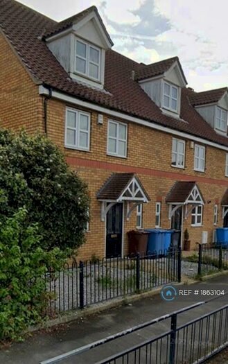 4 Bedroom Terraced House To Rent In Bethune Av, Hull, HU4