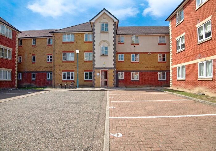 2 Bedroom Flat For Sale In Wanderer Drive, Barking, IG11