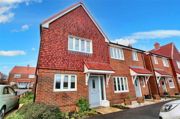 1 Bedroom Semi-Detached House To Rent In Linnet Lane, Hailsham, East Sussex, BN27