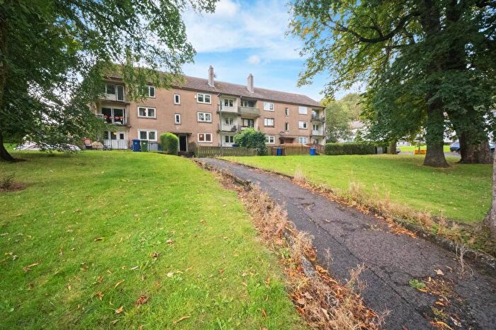 2 Bedroom Apartment To Rent In Fulton Crescent, Johnstone, PA10