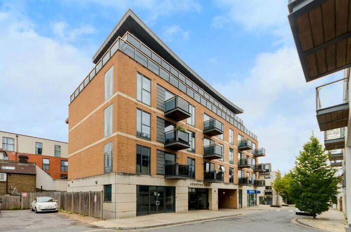 2 Bedroom Flat To Rent In St Marys Road, Surbiton, KT6