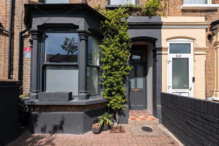 5 Bedroom Terraced House For Sale In Murchison Road, Leyton, London, E10