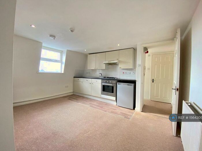 2 Bedroom Flat To Rent In St. James's Street, Brighton, BN2
