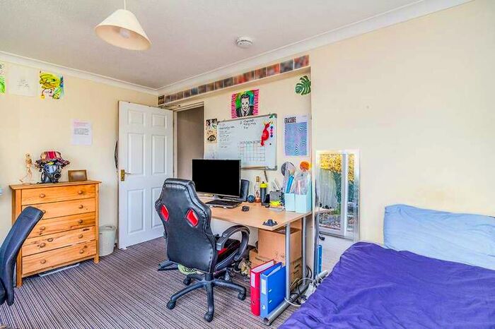 4 Bedroom Semi-Detached House To Rent In Brockenhurst Close, Canterbury, CT2