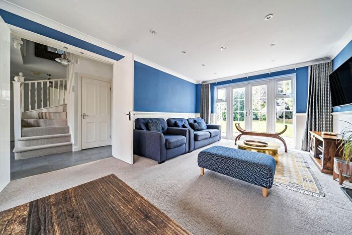 4 Bedroom Detached House For Sale In Pipit Close, Waterlooville, PO8