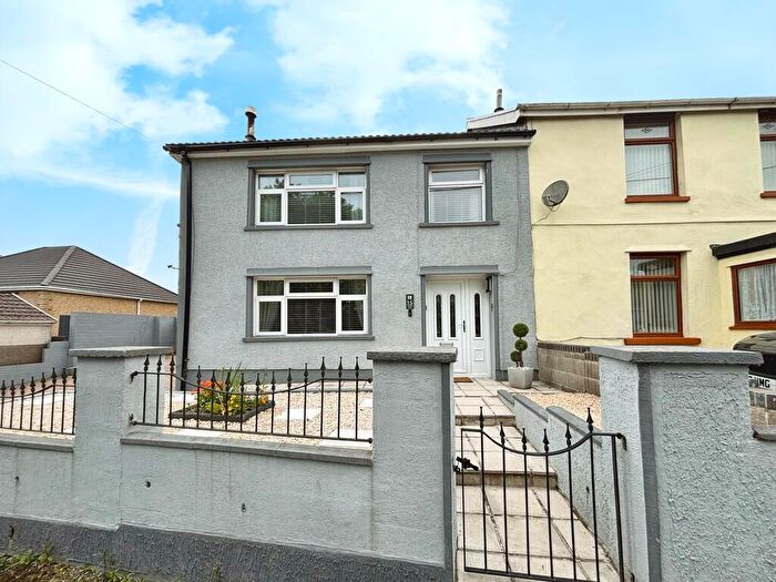 3 Bedroom Semi-Detached House For Sale In Station Road, Nantybwch, NP22
