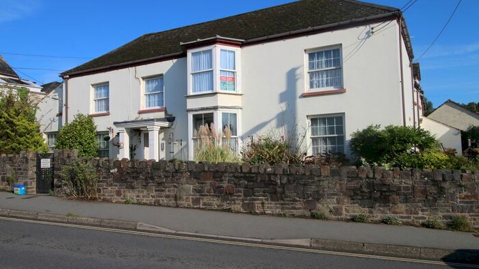 3 Bedroom Flat To Rent In Caen House, Braunton, EX33
