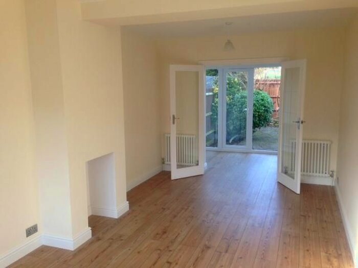 3 Bedroom End Of Terrace House To Rent In Caverleigh Way, Worcester Park, KT4