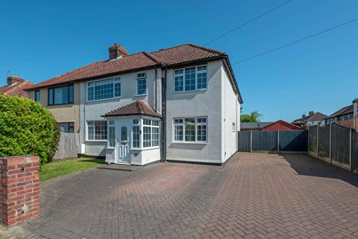4 Bedroom Semi-Detached House For Sale In Cornwallis Avenue, Aylesham, CT3