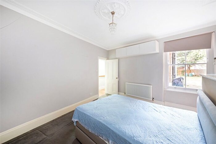 2 Bedroom Flat For Sale In Elmfield Mansions, Balham, SW17