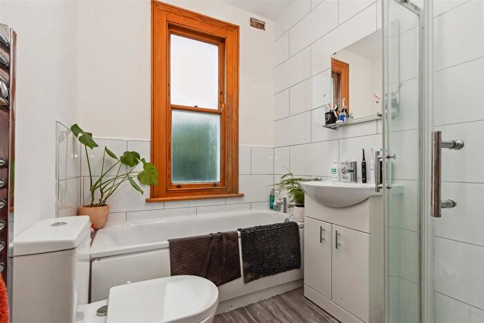 4 Bedroom Property To Rent In Church Lane, London, SW17