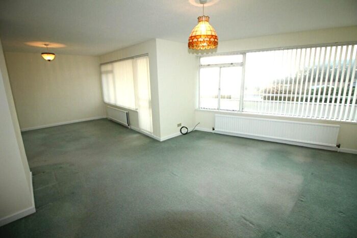 3 Bedroom Flat To Rent In St. Johns Road, Eastbourne, East Sussex, BN20