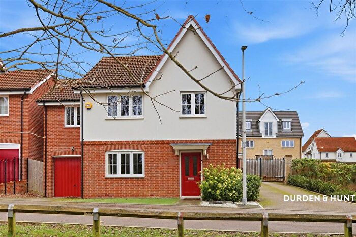 4 Bedroom Detached House For Sale In Birnam Crescent, Chigwell, IG7