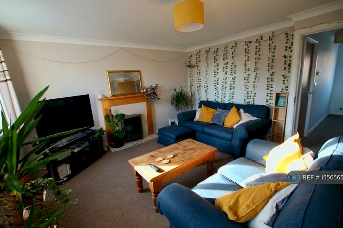 4 Bedroom Semi-Detached House To Rent In Pishmire Close, Norwich Near Uea, NR5