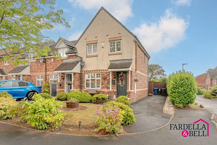 3 Bedroom End Of Terrace House For Sale In Bluebell Grove, Burnley, BB11